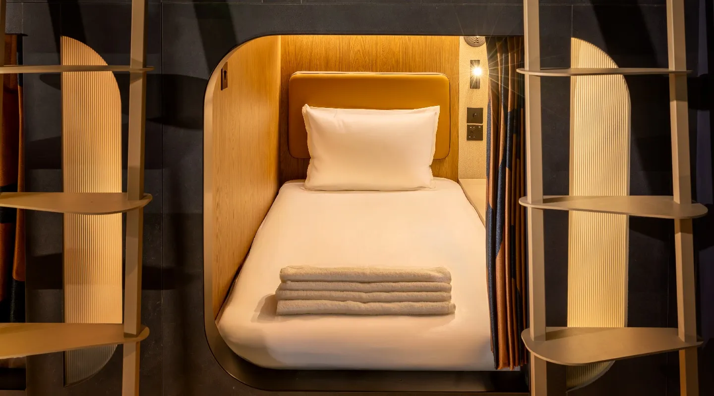 A cosy Kabannas Pod in warm lighting