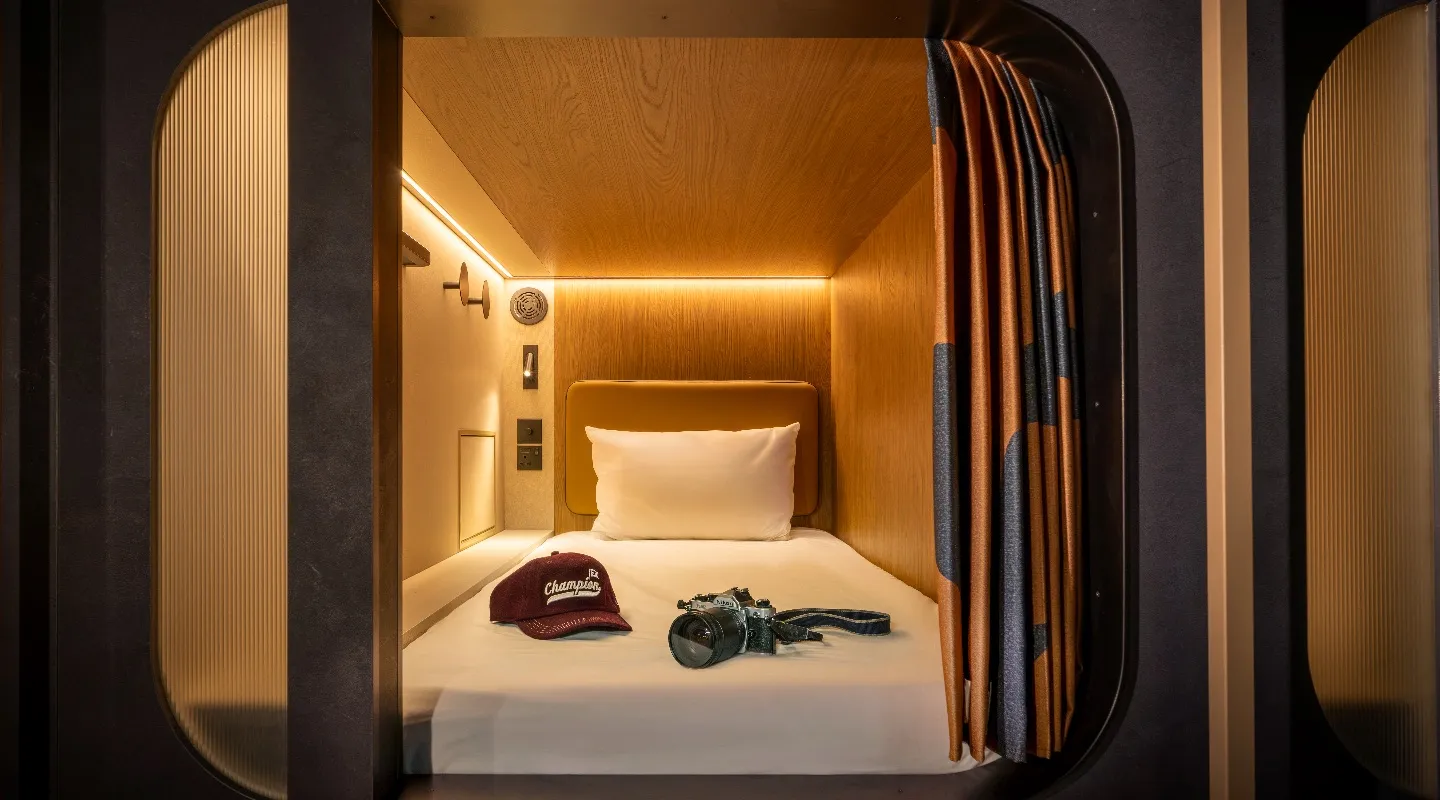 A cosy Kabannas Pod in warm lighting